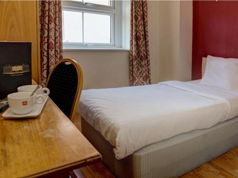 Baylis House Hotel Slough Exterior foto
