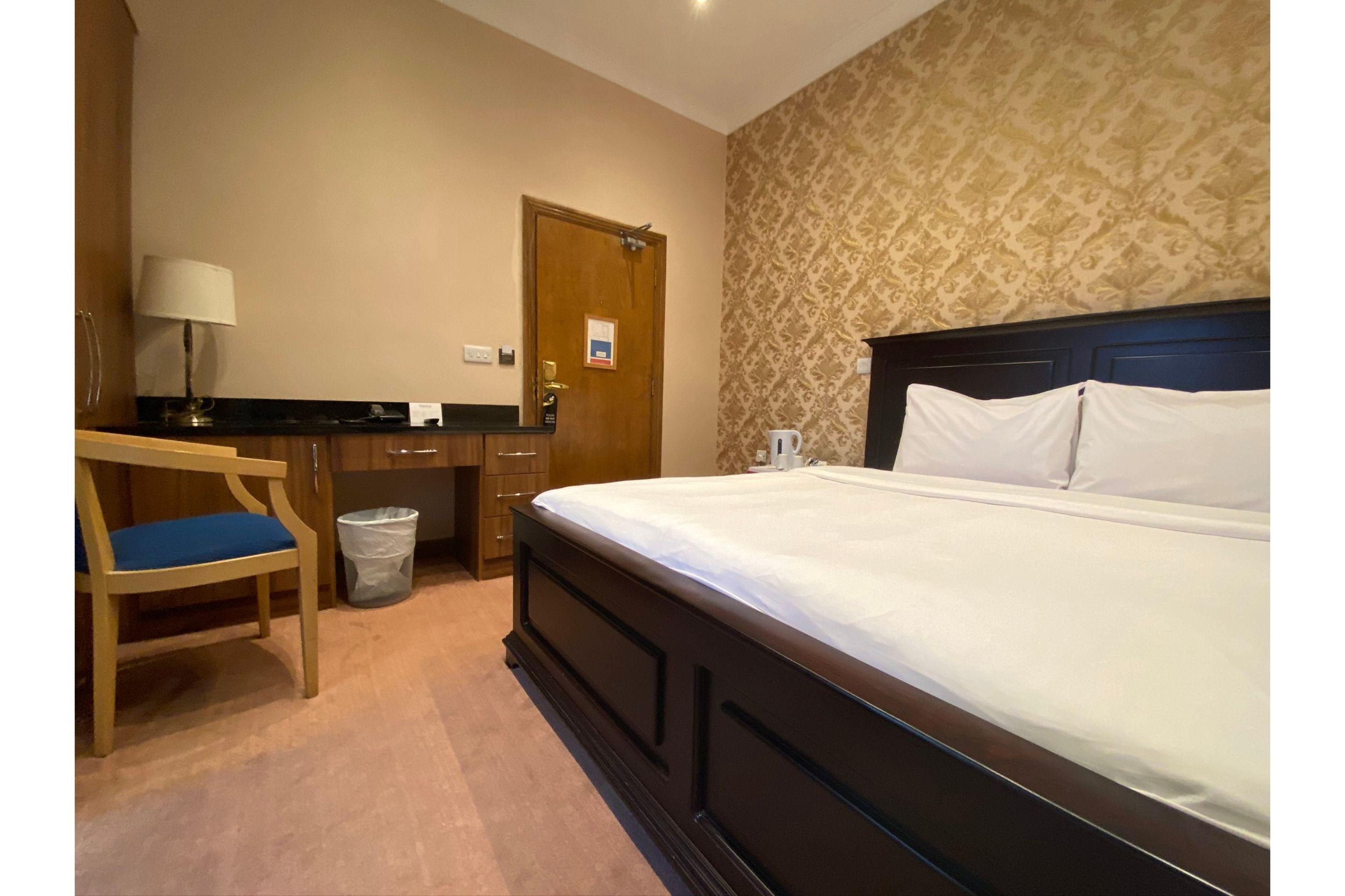 Baylis House Hotel Slough Exterior foto